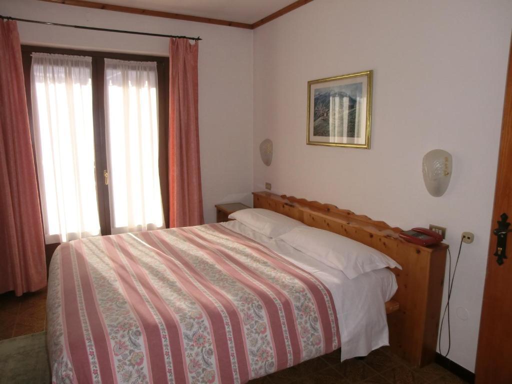 Hotel Piccolo Mondo Bormio Phòng bức ảnh
